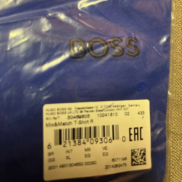 Hugo Boss Other - Hugo Boss Logo Stitched Short Sleeve T-Shirt